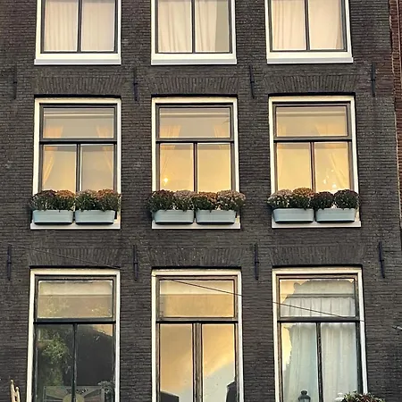 Romantische Woning In Hartje Διαμέρισμα *